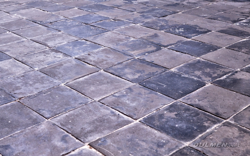 Inner pavement